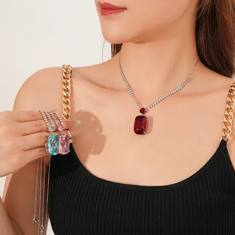 Collar Con Colgante De Circonita Cuadrada Cobre Lujo Elegante Diseño Único Cadena De Clavícula Joyería Para Mujer
