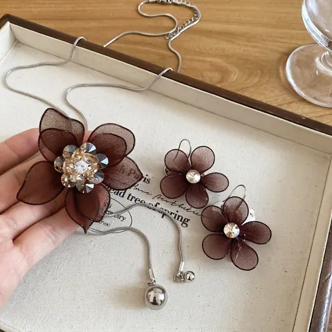 Mesh Flower Pendant Necklace And Earrings With 925 Sterling Silver Earring Post Rhinestone Elegant Jewelry