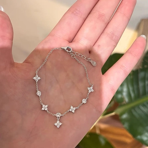 Elegant Copper Clover Zirconia Bracelet For Women Exquisite White Gold Yellow Gold Plated Flower Leaf Adjustable Jewelry Birthday Gift