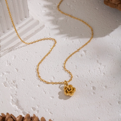 Camellia Flower Pendant Necklace 18K Gold Plated 304 Stainless Steel Waterproof Hypoallergenic Elegant Jewelry For Women
