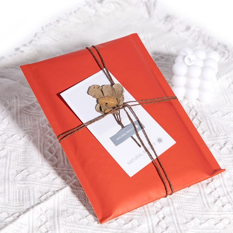 Waterproof Kraft Paper Bubble Mailers Padded Envelopes Self Adhesive Shipping Bags Mailing Packaging Red Black