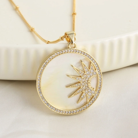 Collana Con Ciondolo in Rame Placcato Oro 18K Vintage per Donna Uomo Conchiglia Intarsiata in Zirconia Gioielli Sole Luna Stella