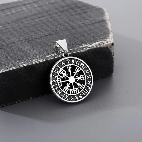 Viking Compass Vegvisir Pendant Necklace Stainless Steel Retro Nordic Runic Symbols Men Punk Style Jewelry