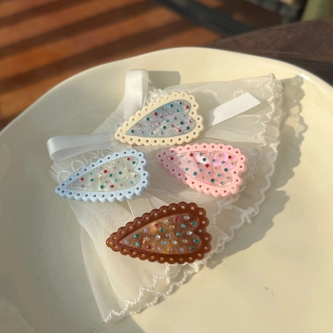 Heart Shaped Acetate Hair Clip With Colorful Rhinestones And Lace Edge Sweet Korean Style Duckbill Side Clip For Women