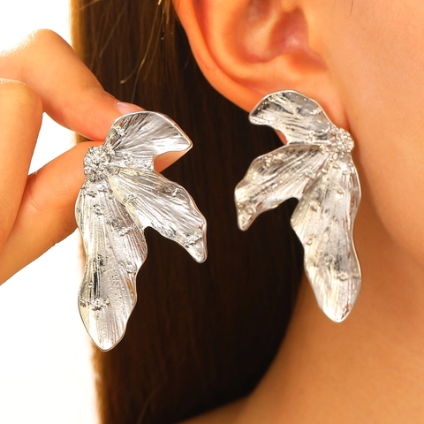 Vintage Alloy Leaf Flower Drop Earrings For Women Fashion Electroplated Gold Silver Metal Earrings Jewelry Party Gift