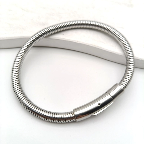 Pulsera De Cadena De Hueso De Serpiente De Acero Inoxidable Minimalista Brazalete Redondo Con Hebilla De Presión Para Hombres Y Mujeres