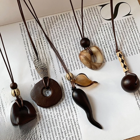 Vintage Ethnische Lange Anhänger Halskette Holz Harz Perlen Geometrischer Stil Boho Pulloverkette Für Damen