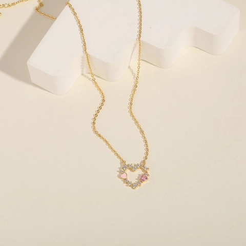 Elegante Collar con Colgante de Corazón Rosa de Cobre Chapado en Oro de 14k para Mujer Joyería de Cadena de Clavícula de Esmalte