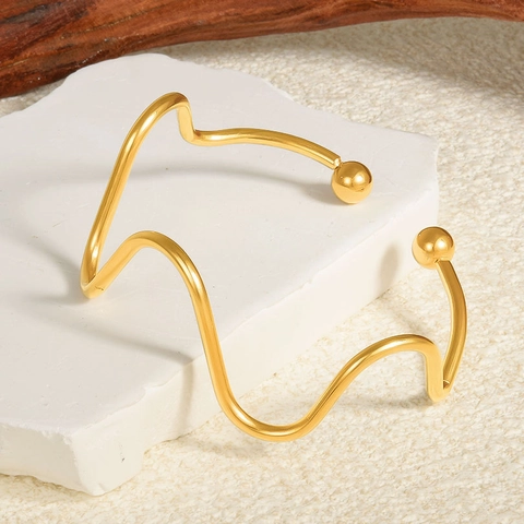 Wellenförmiger Edelstahl Armreif Verstellbarer Offener Armring Minimalistischer Luxusschmuck 18K Vergoldet Elegant Mode