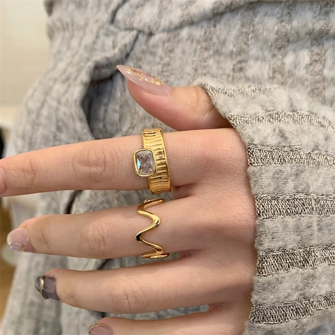 Edelstahlringe Für Damen Vergoldet Wellentextur Geometrischer Rechteckiger Zirkon Minimalistischer Zeigefinger Schmuck