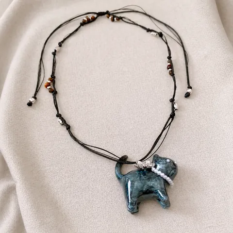 Vintage Handmade Resin Kitten Pendant Necklace For Women Exquisite Artificial Pearl Flower Long Sweater Chain Jewelry