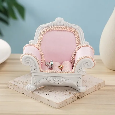 European Vintage Sofa Jewelry Display Stand Resin Fabric Mini Royal Palace Carved Flower Desktop Jewelry Organizer Holder