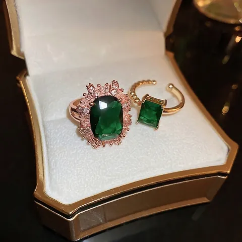 Vintage Emerald Green Gemstone Ring Alloy Rhinestone Open Adjustable Luxury Court Style Jewelry For Women