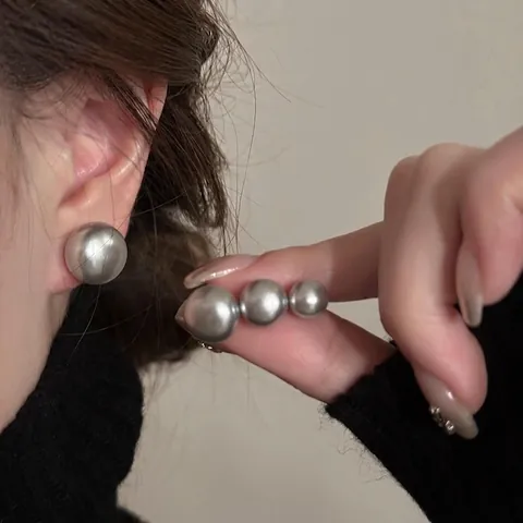 Minimalist French Vintage Metallic Grey Artificial Pearl Stud Earrings With Silver Earring Post Elegant Jewelry For Women