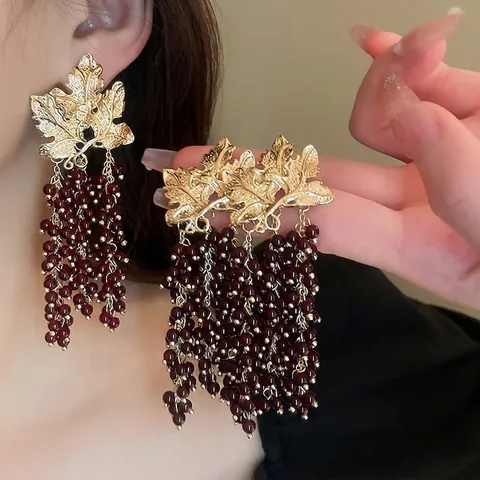 Weintraube Form Hängeohrringe Mit 925 Sterling Silber Ohrstecker Legierung Goldene Blätter Rote Perlen Retro Damen Stil
