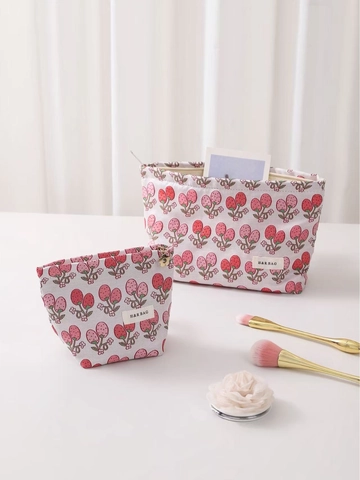 Strawberry Jacquard Fabric Makeup Bag Large Capacity Travel Portable Toiletry Organizer Vintage Floral Cosmetic Bag