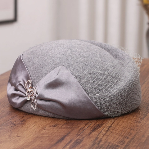 Women Vintage Wool Blend Pillbox Hat With Mesh Veil Bowknot Rhinestone Music Note Brooch Elegant French Beret For Wedding Banquet Party