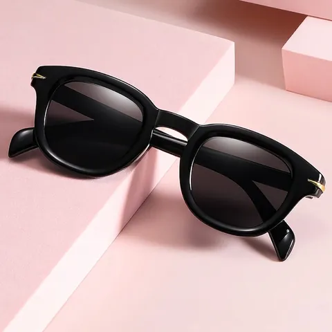 Retro Ronde Kleine Zonnebril PC-Frame Resin Lens UV400 Bescherming Vintage Klinknagel Metalen Decoratie Voor Heren Dames