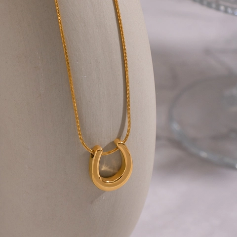 Collar Con Colgante De Herradura Bañado En Oro De 18K Acero Inoxidable 304 Forma U Cadena De Serpiente Joyería Para Mujer