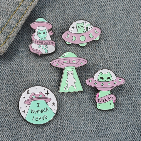 Spille In Smalto Gatto UFO Kawaii Lega Spazio Alieni Per Zaino Vestiti Decorazione Regalo Divertente
