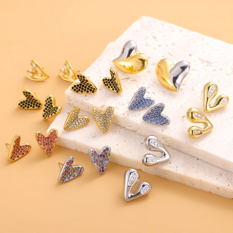 Boucles d'Oreilles Clous en Acier Titane Cœur pour Femmes Strass Perle Artificielle Incrustée Accessoires Bijoux de Luxe