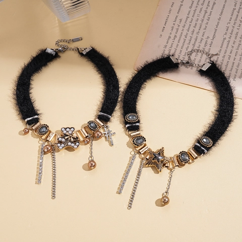 Schwarze Plüsch Choker Halskette Legierung Stern Bär Anhänger Strass Quaste Retro Punk Gothic Schmuck Für Damen