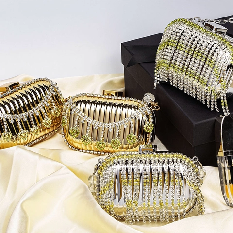 Damen Luxuriöse Abend Clutch Tasche Koffer Stil Straßquaste Herz Edelstein Hartschale Acryl Metallkette Party