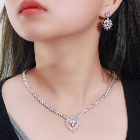 Ensemble de Bijoux Luxueux en Laiton et Zirconia pour Femmes Mariage Floral Taille Marquise Collier et Boucles d'Oreilles de Fête