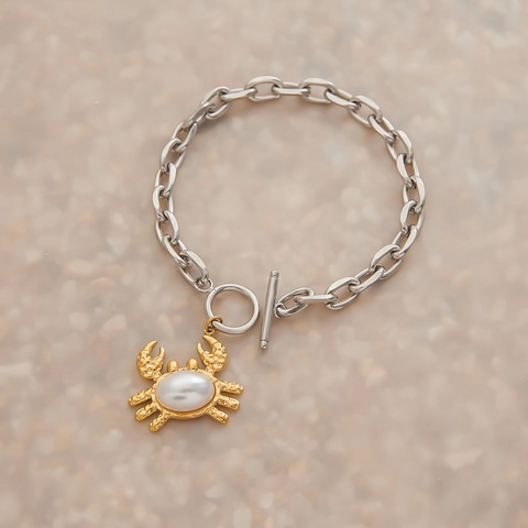 Pulsera De Acero Inoxidable Bicolor De Moda Con Colgante De Cangrejo Dorado Y Perla Artificial Sintética Textura Martillada Para Mujer