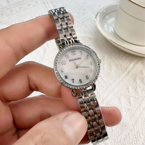 Women Quartz Watch Elegant Rhinestone Bezel Round Alloy Case Metal Chain Band Analog Casual Fashion Wristwatch