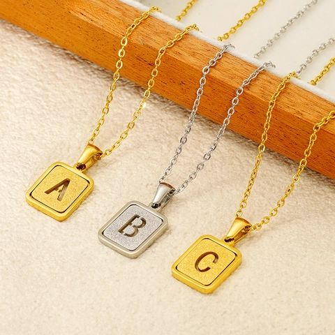 Collar Con Colgante De Letra Inicial De Acero Inoxidable 304 Chapado En Oro De 18K Mate Cuadrado Joyería Unisex