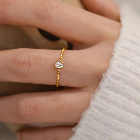 Ovalen Zirconia Gedraaide Touw Ring Voor Vrouwen Titanium Staal 18K Verguld Dunne Band Minimalistische Sieraden