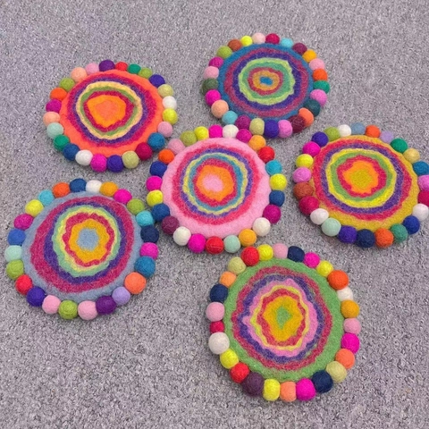 Handmade Wool Felt Coaster Nordic Stone Shaped Heat Resistant Mat With Colorful Pompoms For Kitchen Dining Table Decor