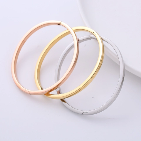 Minimalistischer Polierter Edelstahl Armreif Ovaler Schnallen Armband Schlichter Vielseitiger Modeschmuck Damen Herren