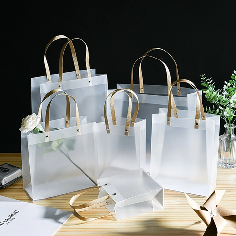 Frosted Gift Bag Transparent PP Plastic Handbag With Rivet Reinforced Wood Grain Handle For Wedding Party
