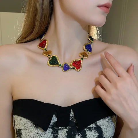 Vintage Palace Style Multi Color Resin Heart Oval Alloy Necklace Rhinestone Elegant Retro Clavicle Chain For Women