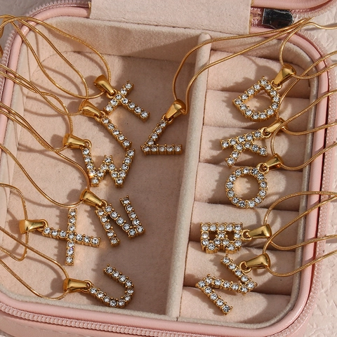 Collana con Ciondolo a Forma di Lettera Iniziale Placcata in Oro in Acciaio Inossidabile di Moda Con Zirconia per Donna Gioielli