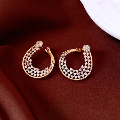 Verdrehte Tropfen Creolen Aus Kupfer Mit 18K Vergoldung Und Zirkonia Besatz Zarter Geometrischer Modeschmuck Für Damen Eleganter Stil
