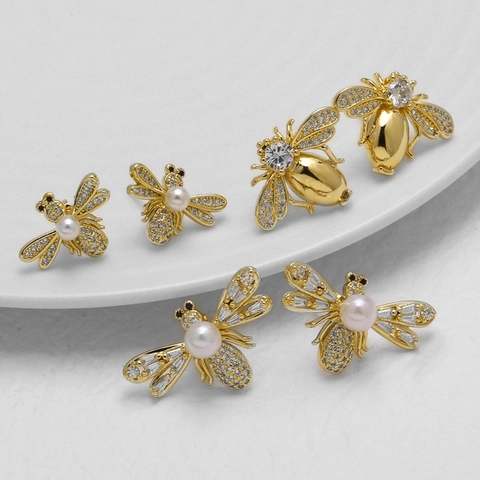 Pendientes De Botón Abeja Cobre Chapado En Oro 18K Con Zirconia Perla Artificial Y Perno De Oro 14K Joyas De Animales Para Mujeres