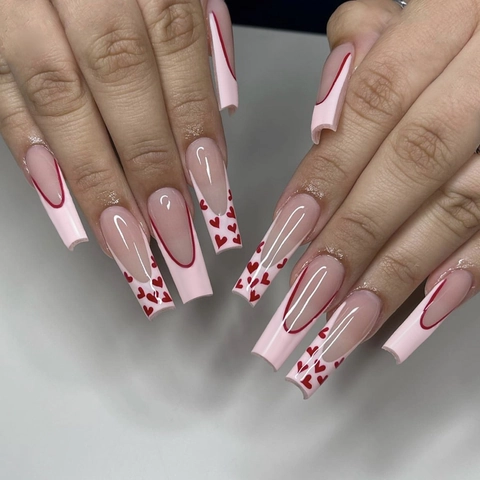 Unghie Finte Lunghe Coffin French Tip Rossa Motivo Cuore Unghie Artificiali Per San Valentino Uso Quotidiano