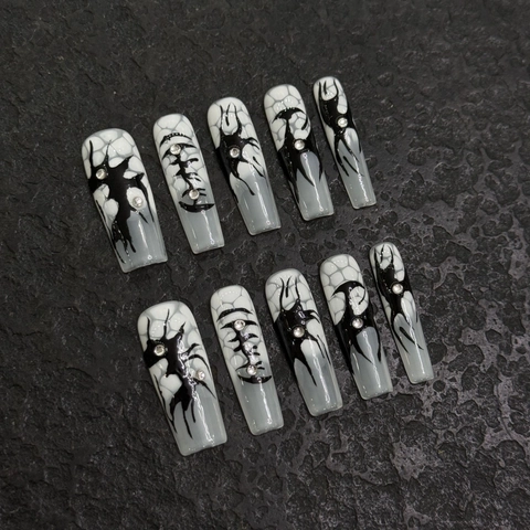 Handgemaakte Press On Nagels Lange Coffin Gothic Zwart Wit Steentjes Glanzend