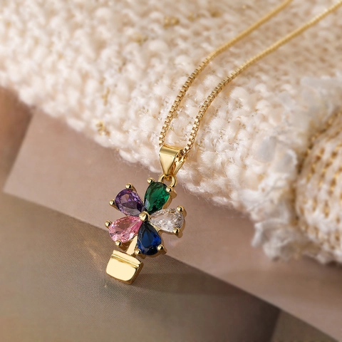 Elegante Collana Con Pendente A Fiore Rame Placcato Oro Con Zirconi Colorati E Perla Artificiale Gioielli Minimalisti Donna