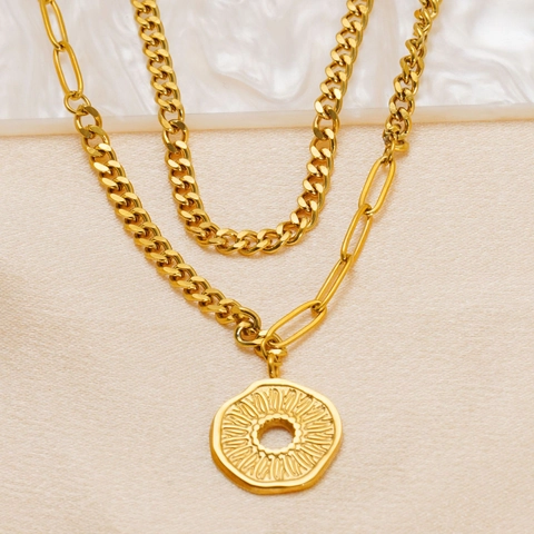 Collier Double Rang En Acier Inoxydable Plaqué Or 18K Avec Pendentif Circulaire Texturé Et Chaîne À Maillons Femme