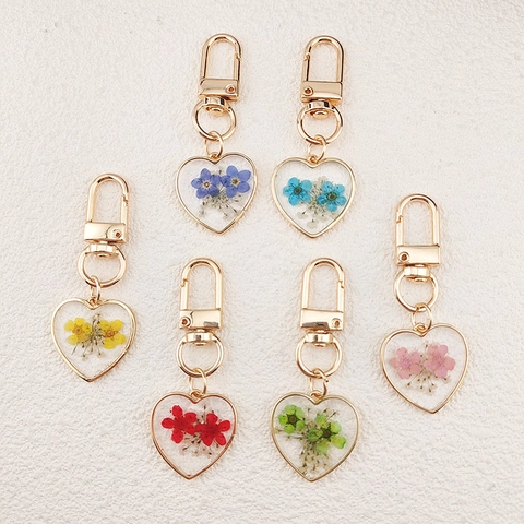 Heart Keychain With Real Dried Flowers Resin Gold Alloy Forget-Me-Not Bag Charm Pastoral Style For Women