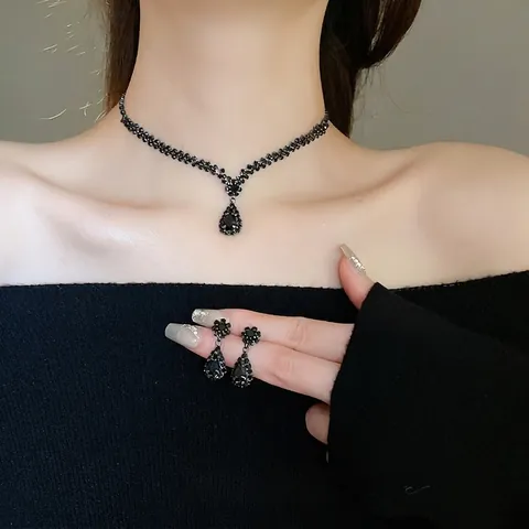 Teardrop Pendant Necklace And Earrings Alloy Rhinestone Clavicle Chain Fashion Elegant Luxury Women Jewelry