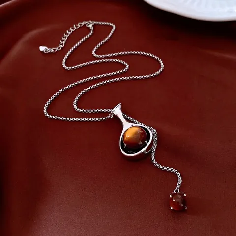 Vintage Round Resin Pendant Necklace Adjustable Copper Sweater Chain Maillard Style Silver Tone Jewelry For Women