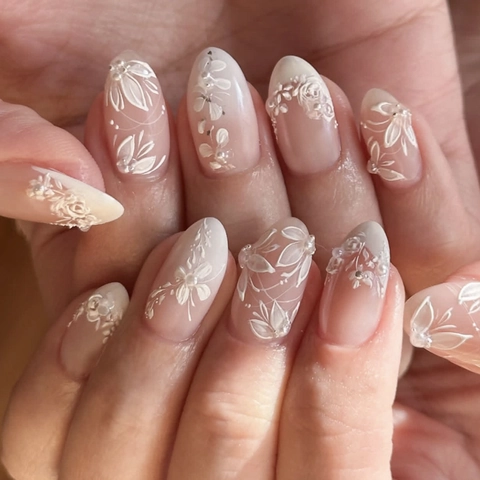 Unghie Finte A Mandorla Eleganti Con Fiori 3D In Rilievo E Künstliche Perle Sfumatura Rosa Nude Unghie Francesi Da Donna