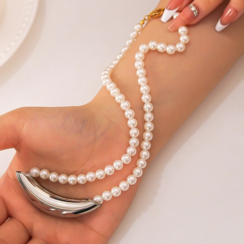 Collar De Perlas Artificiales Con Colgante De Tubo Curvado De Acero Inoxidable Impermeable Estilo Ins Minimalista Para Mujeres