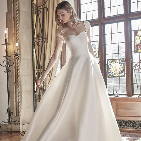 Elegant Satin Wedding Dress Off Shoulder Sweetheart Neckline Slim Fit Bridal Gown With Small Train For Women