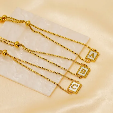 Pulsera Letra Inicial Incrustación Concha Baño Oro 18K Acero Inoxidable Cadena Caja Ajustable Joyas Chic